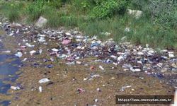 Seyhan Nehri, plastik, metal ve cam atıklarla çöplüğe döndü