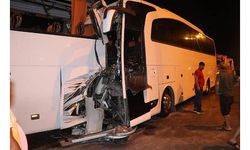 Tur ile yolcu otobüsleri çarpıştı: 2'si ağır, 25 yaralı