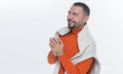 EMRAH ÇALAPKULU: 3 KELİMEYLE ŞARKI SÖYLEYİP SANATÇIYIM DİYORLAR