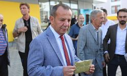 Tanju Özcan, HDP Genel Merkezi'ne kına gönderdi