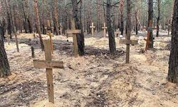 Ukrayna’nın geri aldığı İzyum’da toplu mezar bulundu