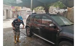 Adana'da çamur yağdı; oto yıkamacılar doldu