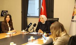 AK Parti'li Keşir: Bugün kızların yüzde 49,5'i üniversiteye gidebiliyor