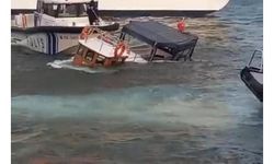 Beyoğlu'nda batan teknedekileri deniz polisi kurtardı