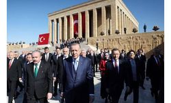 Devlet erkanı Anıtkabir'i ziyaret etti