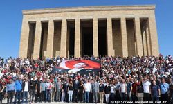 Öğretmenler, 1'inci Meclis'ten Anıtkabir'e yürüdü