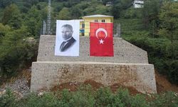 Rize'de heyelanda bahçesi çöken okulda 14 ay sonra eğitim başladı