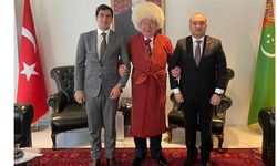 Türkmenistan Başkonsolosu, Dr.Akkan Suver’e, Aksakal Diplomat unvanı verdi