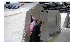 Düzce'de depremde evleri hasar görenler, yeni güne çadırlarda uyandı