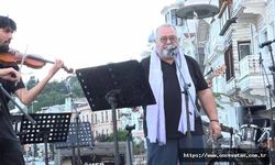 Yerli Modugno olarak anılan turizmci şarkıcı Akbaşoğlu, Türsab temsilciliğine aday
