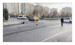 Diyarbakır'da lüks otomobile çarpan araç yandı: 2 yaralı
