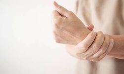 Uzmanı müzisyenleri ve kadınları uyardı: Tetik parmak riskine dikkat