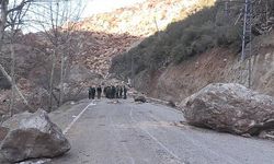 İslahiye'de depremin ardından heyelanla kapanan yolda inceleme sürüyor