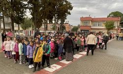 Depremden etkilenen Adana'da öğrenciler için ders zili çaldı