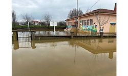 Elazığ'da sağanak bazı mahallelerde su baskınlarına neden oldu