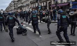 Fransa'da protestolara rağmen emeklilik reformu geri çekilmeyecek