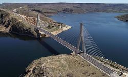 Güneydoğu'nun "Boğaz Köprüsü" depremlerde zarar görmedi