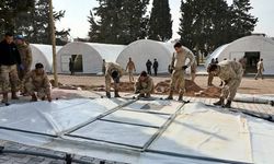 Kahramanmaraş'ta yıkılan toptancılar sitesi Mehmetçiğin kurduğu çadırlarda hizmet verecek