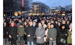 Türkiye'deki depremlerde hayatını kaybedenler Almanya'nın Hannover kentinde anıldı