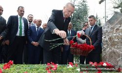Cumhurbaşkanı Erdoğan, Alparslan Türkeş'in kabrini ziyaret etti