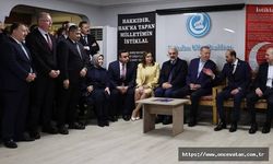 Cumhurbaşkanı Erdoğan, Bağcılar Ülkü Ocakları'nı ziyaret etti