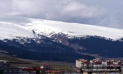 Erzurum, Kars ve Ardahan'da aralıklarla kar etkili oldu