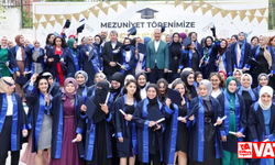 Başkan Dursun, gençlerin mutluluğuna ortak oluyor