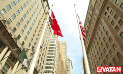 New York'taki dünyaca ünlü finans merkezi Wall Street'te Türk bayrağı göndere çekildi