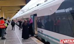 Bakan Karaismailoğlu, milli elektrikli trenin üçüncü setinin yakında raylara ineceğini açıkladı