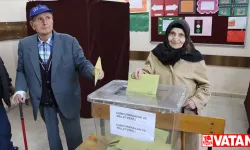 Sakarya, Kocaeli ve Zonguldak'ta "asırlık çınarlar" oy kullanmak için sandığa gitti