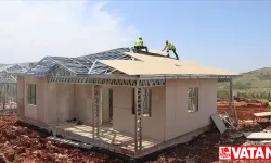 Gaziantep'te depremzedeler için çelik konstrüksiyonlu köy evleri inşa ediliyor