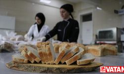 Diyarbakır'da kurulan "glütensiz mutfak"ta çölyak hastası öğrencilere ekmek üretiliyor
