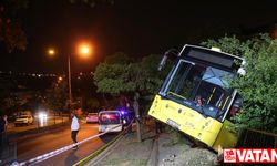 Beykoz’da freni boşalan park halindeki İETT otobüsü evin bahçesine düştü