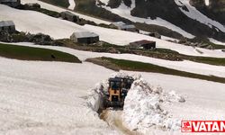 Artvin'de yüksek rakımlı yaylalarda karla mücadele devam ediyor