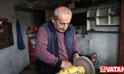 Trabzonlu bıçak ustası "Kiminin parası, kiminin duası" diyerek 30 yıldır çalışıyor