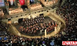 Cumhurbaşkanlığı Senfoni Orkestrası 2 bin 200 yıllık antik tiyatroda konser verdi