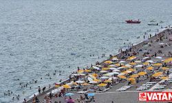 Antalya sahillerinde yoğunluk yaşanıyor