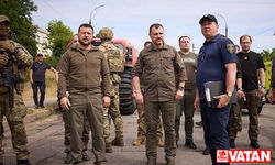 Ukrayna Devlet Başkanı Zelenskiy, sel bölgesini ziyaret etti