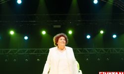 Selda Bağcan'dan muhteşem konser