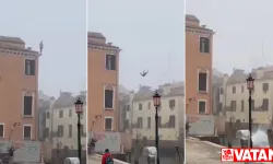 Çatıdan Venedik Kanalına atlayan turist
