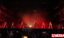 Dünyaca ünlü keman virtüözü Lindsey Stirling, İstanbul'da sahne aldı