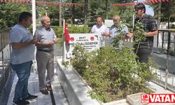 15 Temmuz kahramanı şehit Ömer Halisdemir'in kabrine ziyaretler sürüyor