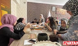 Elazığlı kadınlar yaptıkları el işi ürünlerle ev ekonomisine katkı sağlıyor