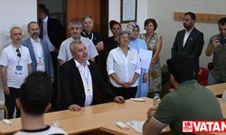 ÖSYM Başkanı Ersoy, KPSS Alan Bilgisi oturumu öncesi sınav binasını ziyaret etti