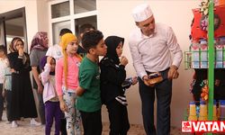İmam ve müezzin kurduğu "Çocuk Market" ile yeni nesle camiyi sevdiriyor