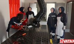 Kütahya'da makine fabrikasındaki akademide kadın kaynakçılar yetiştiriliyor