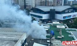 Zeytinburnu'nda teknoloji mağazasının deposunda çıkan yangın söndürüldü