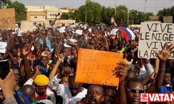 Nijer'de darbe destekçileri cuntanın çağrısıyla sokağa indi