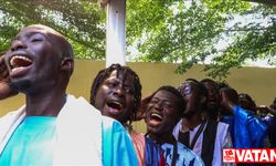 Senegal'de Müridiler 12 saat aralıksız toplu zikir çekti