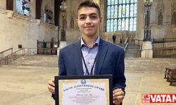 İngiltere'de 16 yaşındaki Türk genci, çevreci projesiyle başarı ödülüne layık görüldü
